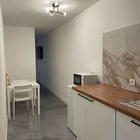 16 Dore 1 Apartment Tournai